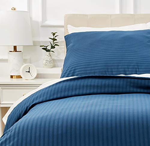Amazon Basics Bettwäsche 135x200 Mikrofaser, gestreift, marineblau, 2-teilig