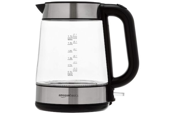 Produktbild: wasserkocher 1,7l amazon basics 2200w für 19,99 euro statt 30 euro