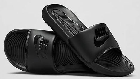 Produktbild: nike victori one slide badeschlappen für 24,76 euro statt 30 euro