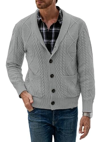 Entdecken Sie die stilvolle JMIERR Herren Strickjacke in Slim Fit. Zopfmuster, Knöpfe, Revers und praktische Taschen vereinen Komfort und Eleganz in Grau.