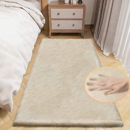 ORINOVA Schwarzer Fluffiger Teppich, Waschbar, Faux Kaninchenfell, 2x6 Runner für Schlafzimmer, Wohnzimmer, Kinderzimmer