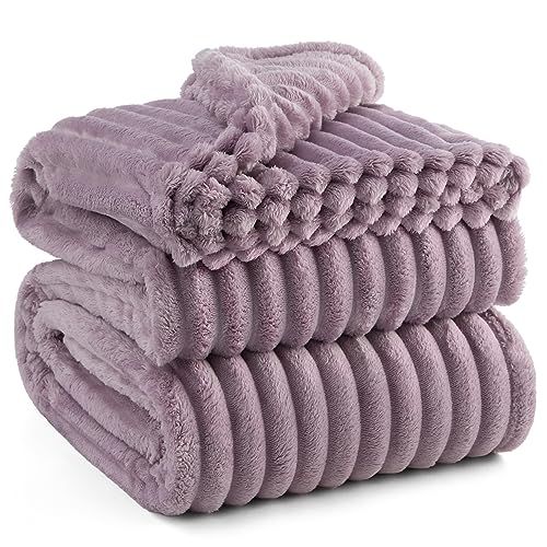 Produktbild: kuscheldecke kordoptik violett 230x270 cm für 23,79 statt 33,98 [prime]